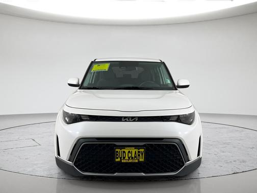 White 2023 Kia Soul S