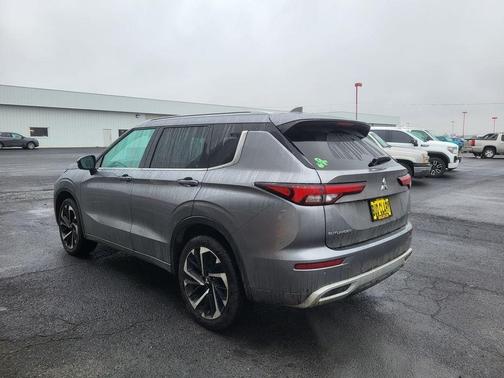 2023 Mitsubishi Outlander SEL