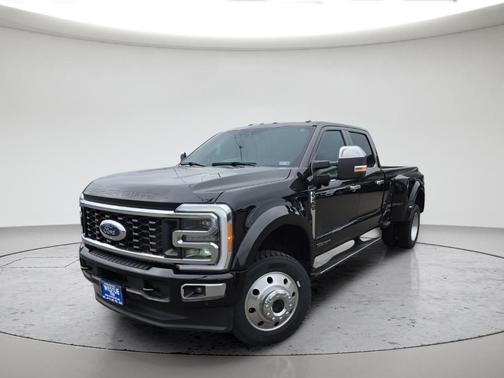 Black 2023 Ford F-450 Platinum