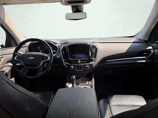 Gray 2020 Chevrolet Traverse LT Leather