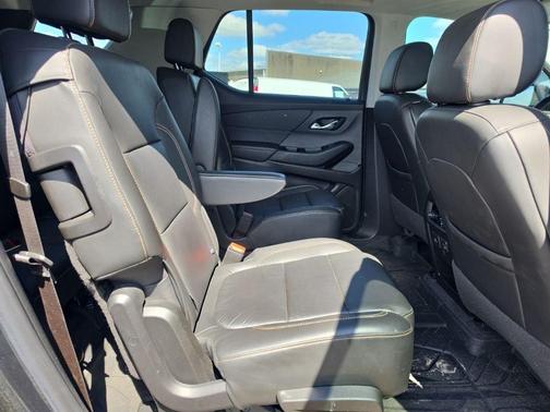 Gray 2020 Chevrolet Traverse LT Leather