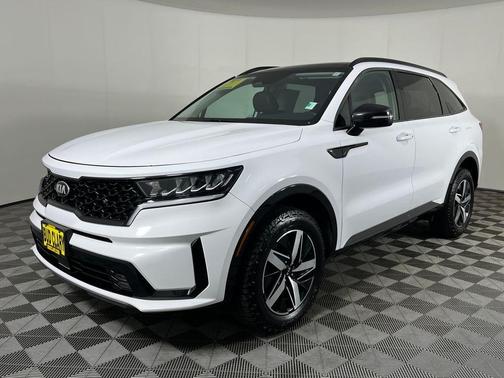 White 2021 Kia Sorento EX