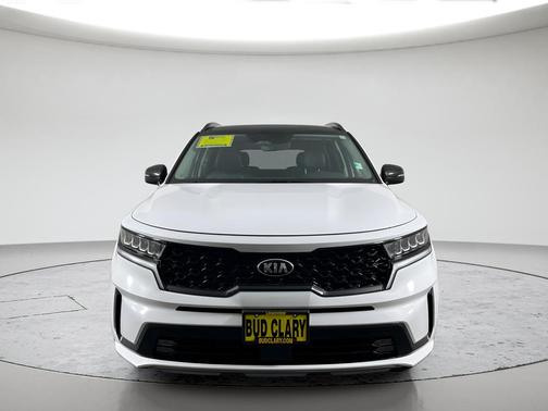 White 2021 Kia Sorento EX
