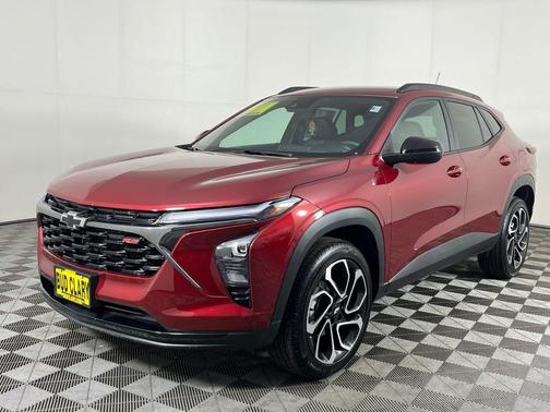 Red 2025 Chevrolet Trax 2RS
