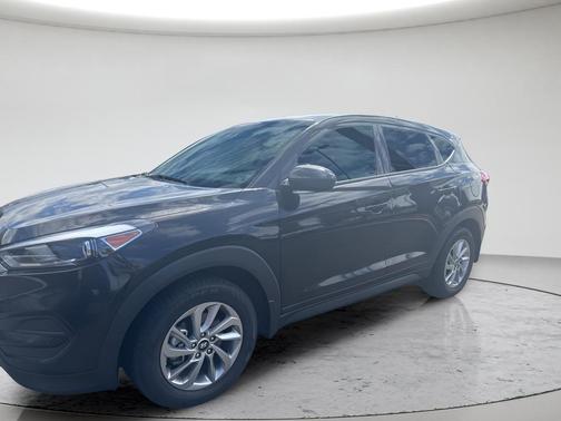 Black Noir Pearl 2017 Hyundai TUCSON SE