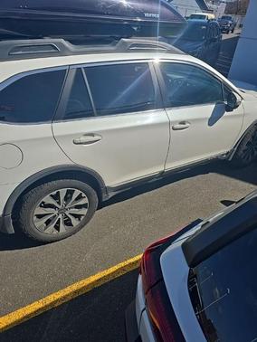 Crystal White Pearl 2016 Subaru Outback 2.5i Limited