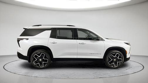 White 2026 Chevrolet Traverse High Country