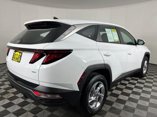 2024 Hyundai TUCSON SE