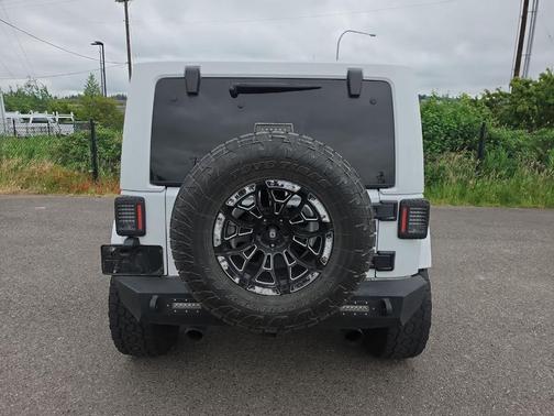 White 2017 Jeep Wrangler Sahara