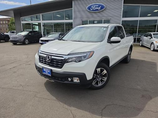 White 2017 Honda Ridgeline RTL