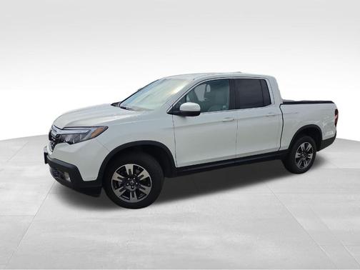 White 2017 Honda Ridgeline RTL