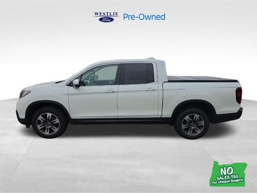 White 2017 Honda Ridgeline RTL