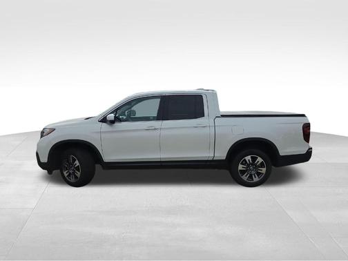 White 2017 Honda Ridgeline RTL
