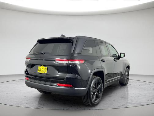 Black 2023 Jeep Grand Cherokee Altitude