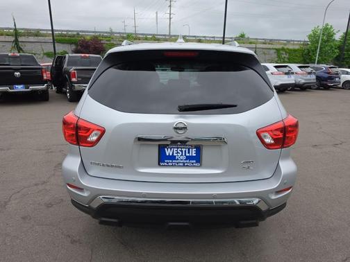 Silver 2020 Nissan Pathfinder SL