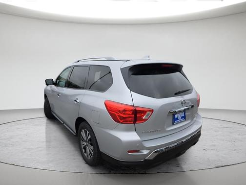 Silver 2020 Nissan Pathfinder SL