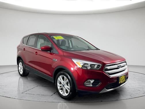 Red 2019 Ford Escape SE