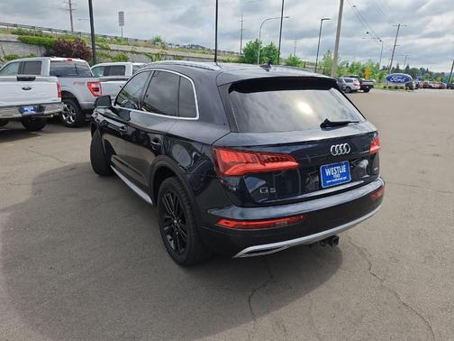 Moonlight Blue Metallic 2020 Audi Q5 45 Prestige