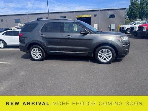 Gray 2018 Ford Explorer XLT