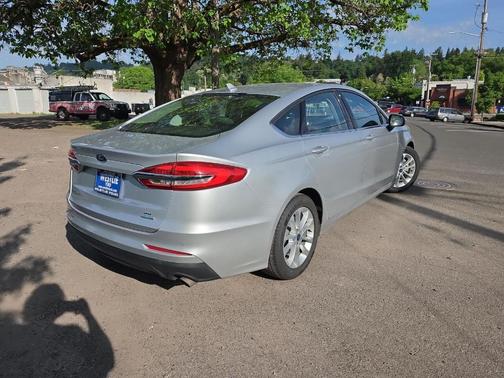 Silver 2019 Ford Fusion SE