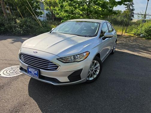 Silver 2019 Ford Fusion SE