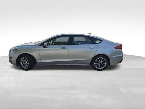 Silver 2019 Ford Fusion SE