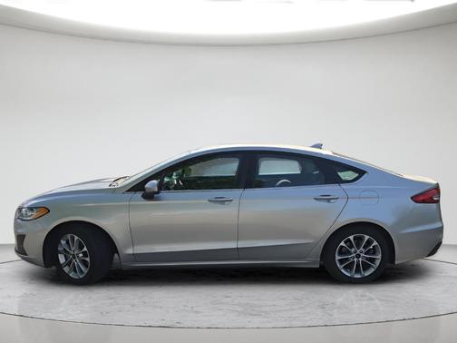 Silver 2019 Ford Fusion SE
