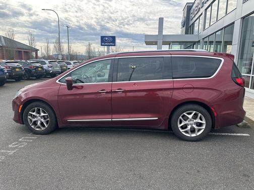 2018 Chrysler Pacifica Touring-L Plus