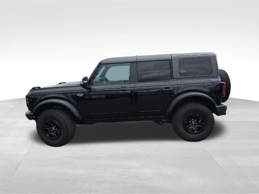 Black 2023 Ford Bronco Wildtrak