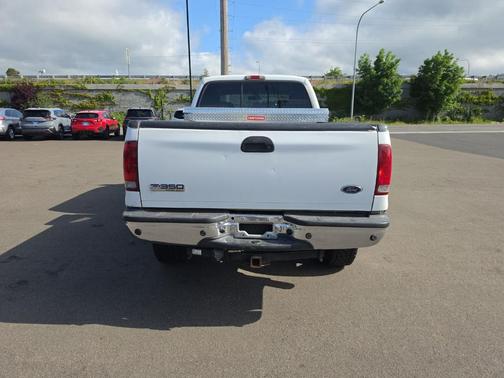 White 2006 Ford F-350 XL