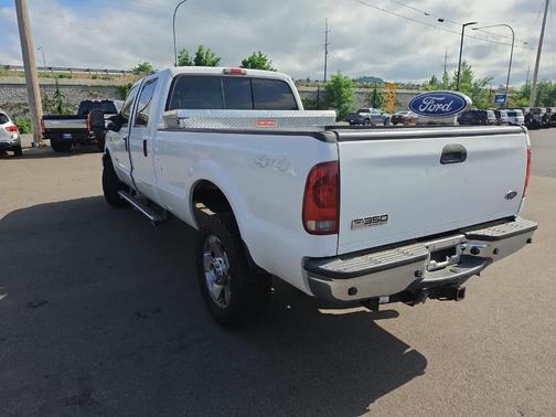 White 2006 Ford F-350 XL