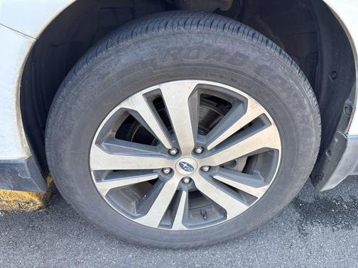 White 2018 Subaru Outback 2.5i Limited