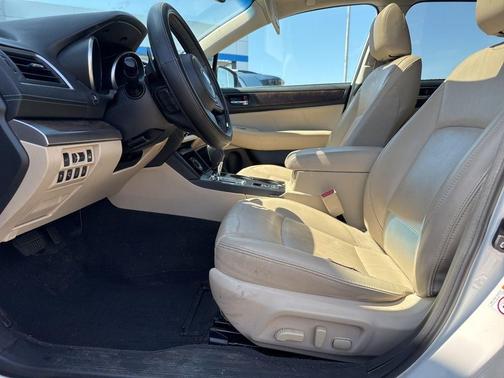 White 2018 Subaru Outback 2.5i Limited