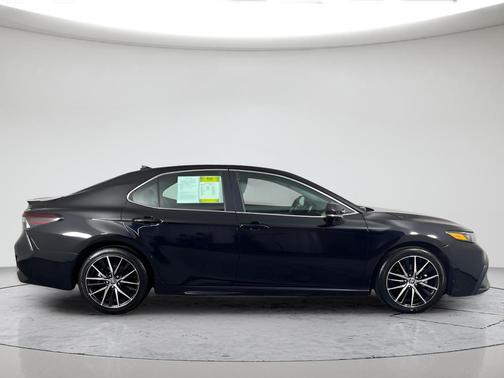Black 2023 Toyota Camry SE