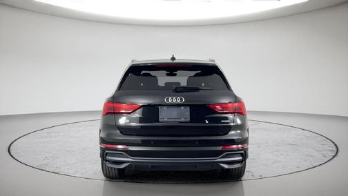 Mythos Black Metallic 2023 Audi Q3 45 S line Premium