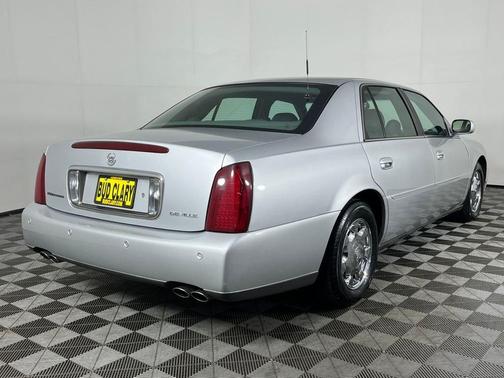 2002 Cadillac DeVille Base