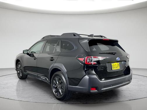 Crystal Black Silica 2023 Subaru Outback Onyx Edition XT