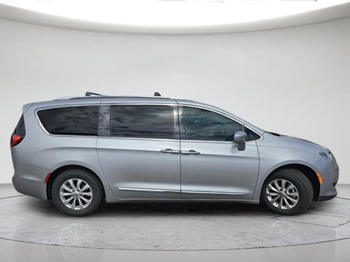 Silver 2018 Chrysler Pacifica Touring-L