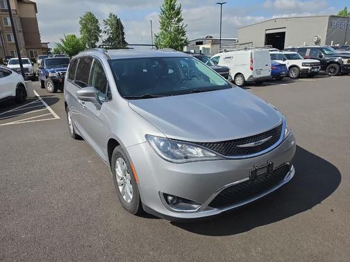 Silver 2018 Chrysler Pacifica Touring-L