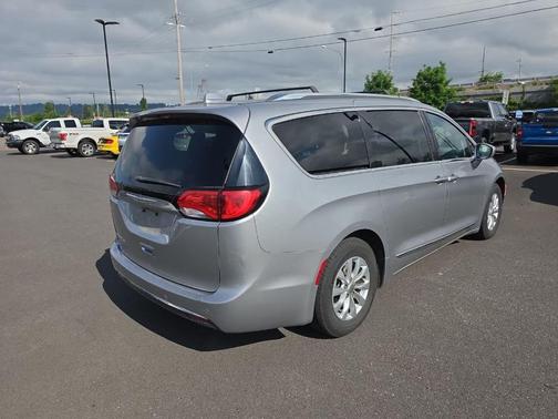 Silver 2018 Chrysler Pacifica Touring-L