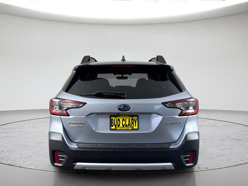 Ice Silver Metallic 2022 Subaru Outback Limited