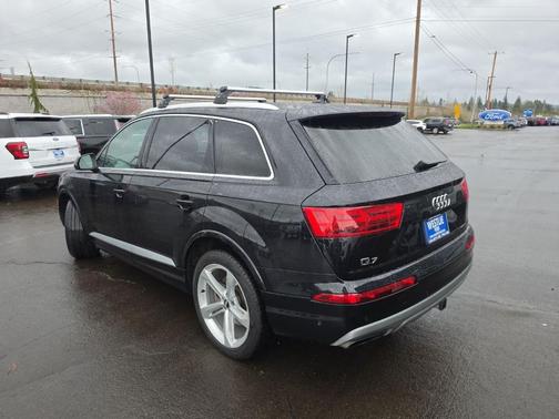 Orca Black Metallic 2019 Audi Q7 55 Prestige