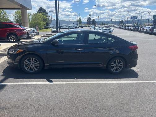 Black 2018 Hyundai ELANTRA SEL