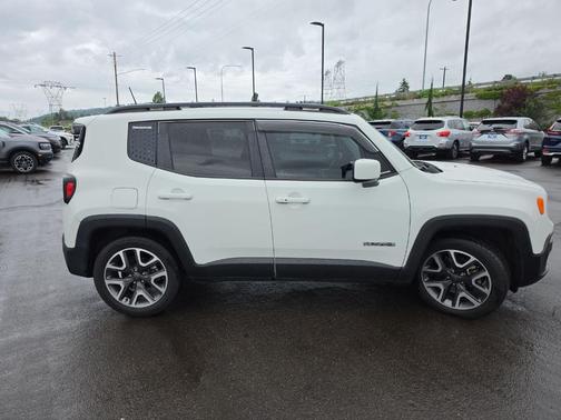 White 2018 Jeep Renegade Latitude