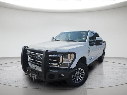 White 2022 Ford F-350 Lariat Super Duty