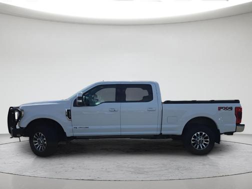 White 2022 Ford F-350 Lariat Super Duty