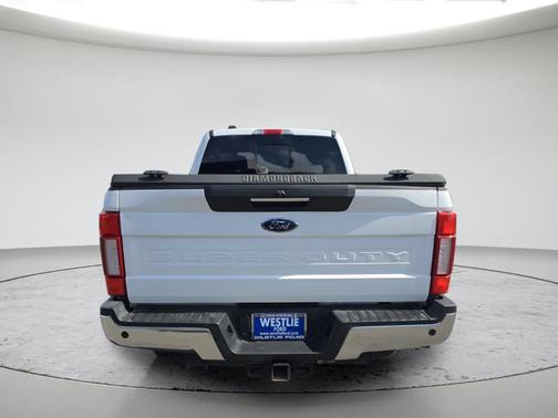 White 2022 Ford F-350 Lariat Super Duty