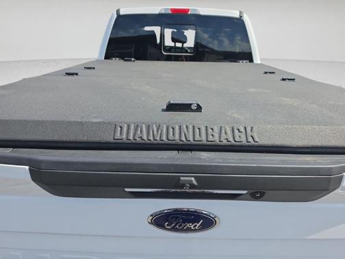 White 2022 Ford F-350 Lariat Super Duty