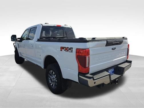 White 2022 Ford F-350 Lariat Super Duty