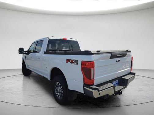 White 2022 Ford F-350 Lariat Super Duty